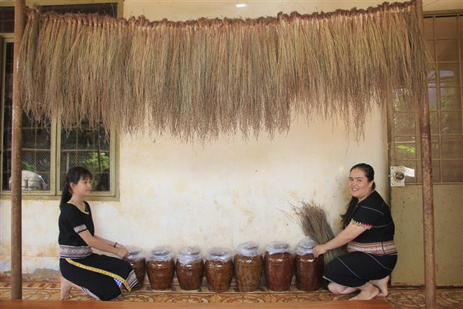 Rượu cần: Nét văn hóa đặc trưng của người Jrai trong ngày Tết ảnh 3