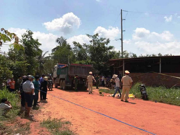 Tây Ninh: Xe máy đâm vào xe tải, một người chết tại chỗ ảnh 1