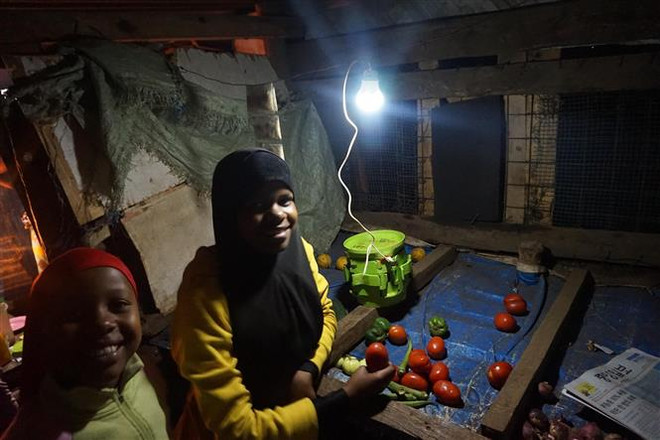 Một gia đình nông dân Tanzania. (Ảnh: Phi Hùng/TTXVN) Các chủ nợ lớn giãn nợ cho các nước nghèo nhất thế giới ảnh 1