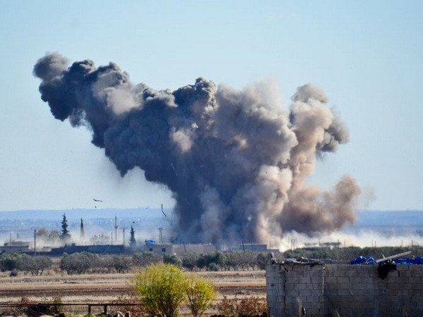 Israel bắn tên lửa vào sân bay Syria gây ra một vụ nổ lớn ảnh 1