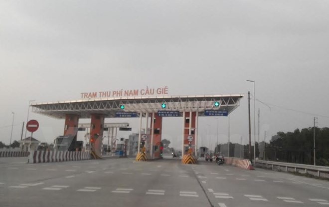 Trạm thu phí Nam Cầu Giẽ của dự án BOT Quốc lộ 1 qua Hà Nam. (Ảnh: Việt Hùng/Vietnam+) Mức phí trạm Nam Cầu Giẽ cao nhất là 120.000 đồng một lượt ảnh 1