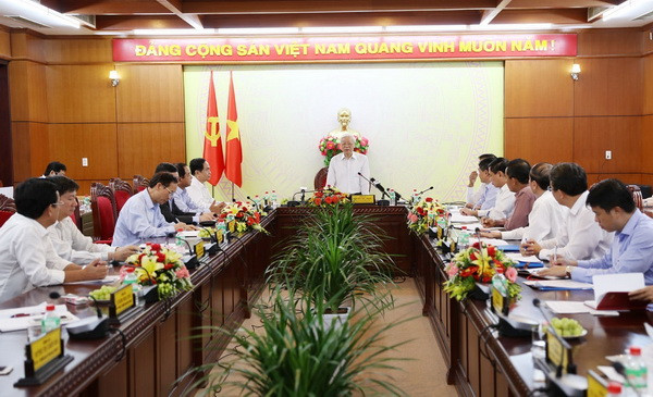 Tổng Bí thư, Chủ tịch nước Nguyễn Phú Trọng phát biểu tại buổi làm việc với Ban Thường vụ Tỉnh ủy Đắk Lắk. (Ảnh: Trí Dũng/TTXVN) Tổng Bí thư, Chủ tịch nước dự Ngày hội Đại đoàn kết tại Đắk Lắk ảnh 2