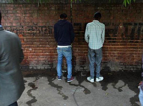 Ấn Độ: Đi vệ sinh công cộng còn được tiền để giảm "tè bậy" ảnh 1