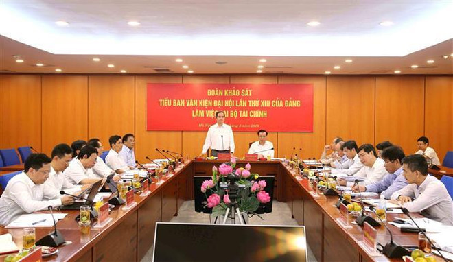 Đoàn Tiểu ban Văn kiện làm việc với Ban cán sự đảng Bộ Tài chính ảnh 2