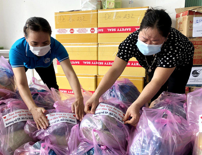TP.HCM giữa những ngày giãn cách: Những tấm lòng thơm thảo ảnh 2