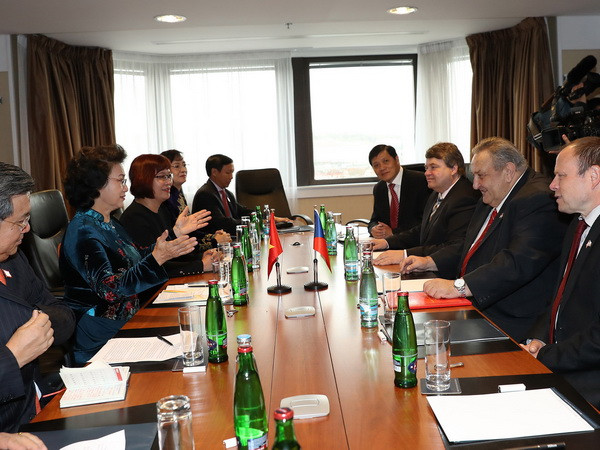 Chủ tịch Quốc hội Nguyễn Thị Kim Ngân gặp Chủ tịch Hội Séc-Việt ảnh 1