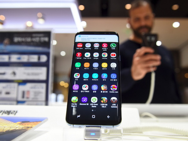 Samsung vượt Apple giành lại vị trí số 1 về thị phần smartphone ảnh 1