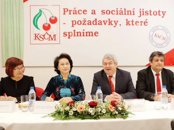 Chủ tịch Quốc hội gặp Chủ tịch Đảng Cộng sản Séc-Morava ảnh 1