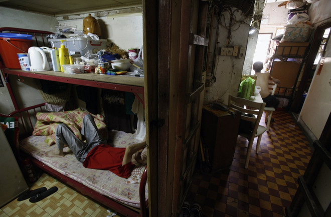 [Photo] Cận cảnh những căn hộ “nhỏ như hộp giày” tại Hong Kong ảnh 8