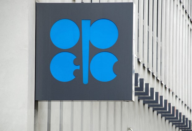 Biểu tượng nhóm Các nước xuất khẩu dầu mỏ (OPEC) tại trụ sở ở Vienna, Áo. (Ảnh: AFP/TTXVN) OPEC: Nhu cầu dầu mỏ sẽ vượt mức trước khi bùng phát dịch COVID-19 ảnh 1