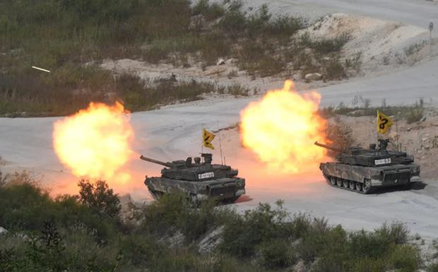 Hàn Quốc giới thiệu nhiều vũ khí quan trọng ở ngày lực lượng vũ trang ảnh 1