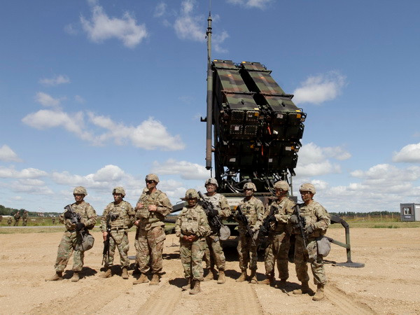 Mỹ ngừng tập trận tại vùng Vịnh do cuộc khủng hoảng Qatar ảnh 1