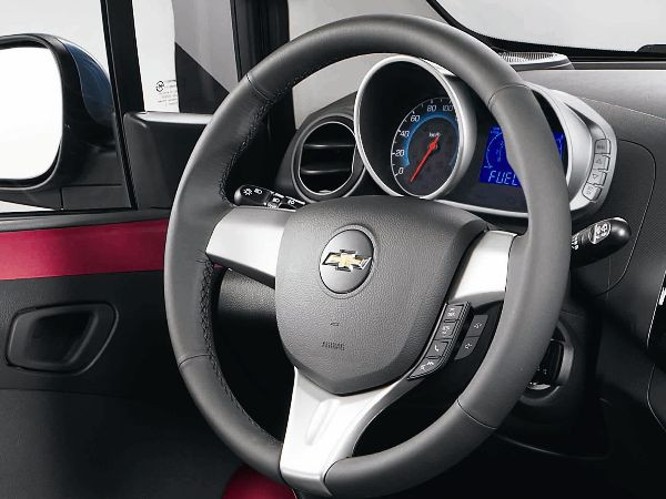 Xe Chevrolet Spark Zest số tự động mới giá chỉ 392 triệu đồng ảnh 3