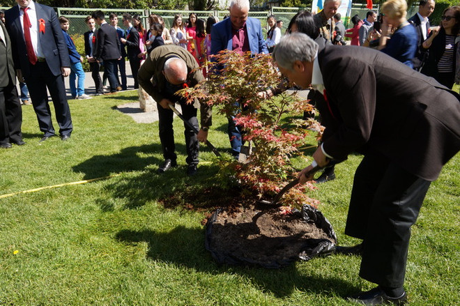 Ngày hội trồng cây tại Ukraine mừng sinh nhật Chủ tịch Hồ Chí Minh ảnh 1