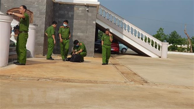 Hiện trường vụ nhảy lầu tự tử của ông Phước. (Ảnh: Đậu Tất Thành/TTXVN) Thực nghiệm điều tra lại vụ án liên quan đến ông Lương Hữu Phước ảnh 1
