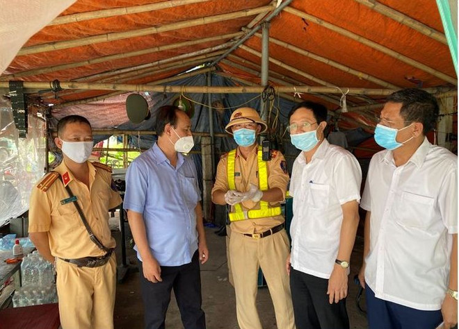 Cần tăng cường dùng thiết bị quét mã QR Code tại chốt kiểm soát dịch ảnh 2