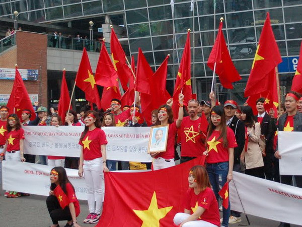 Người Việt tại Hàn tiếp tục phản đối hành động của Trung Quốc ảnh 1