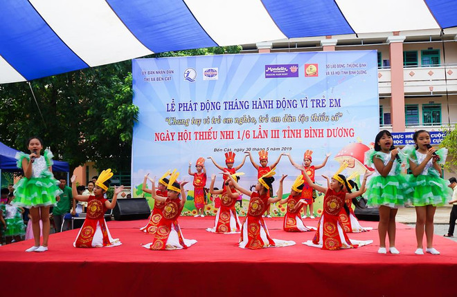 Tân Hiệp Phát mang niềm vui đến hàng trăm trẻ em ở Bình Dương ảnh 1