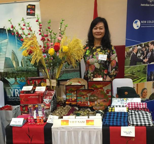 Hội chợ từ thiện đầy ý nghĩa của Câu lạc bộ phụ nữ ASEAN ảnh 1