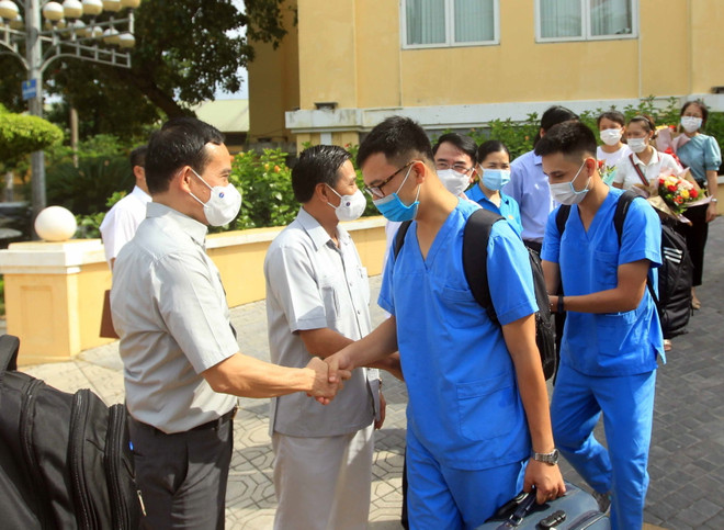 Y, bác sỹ Hải Phòng xung phong lên đường hỗ trợ Bắc Giang chống dịch ảnh 1