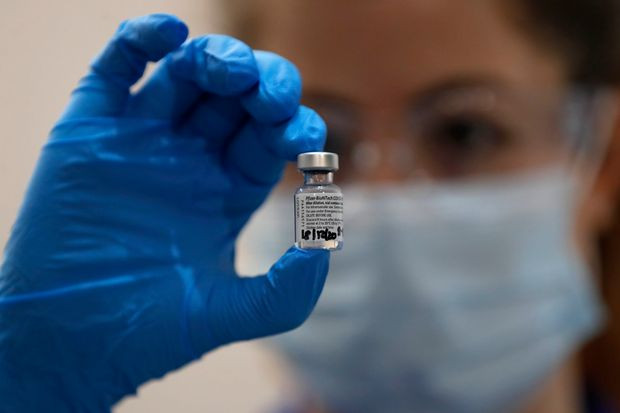 Canada cho phép tiêm chủng kết hợp các loại vaccine ngừa COVID-19 ảnh 1