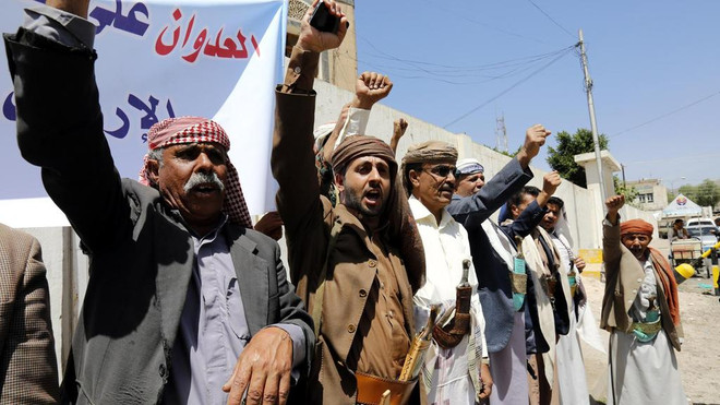 Cuộc xung đột giữa phiến quân Houthi và Lực lượng trung thành với cố Tổng thống Saleh tập trung ở phía Đông cảng biển Al-Mokha. (Nguồn: EPA) Yemen: Lực lượng trung thành với cố Tổng thống Saleh tấn công Houthi ảnh 1