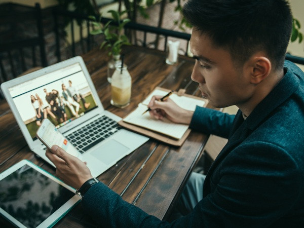 Chàng trai trẻ “chơi ngông” khởi nghiệp giữa thời kỳ suy thoái ảnh 1