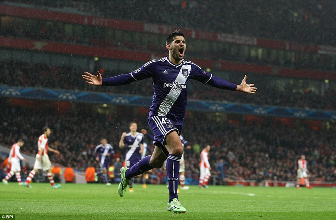 Cận cảnh Arsenal đánh rơi chiến thắng không tưởng trên sân nhà ảnh 6