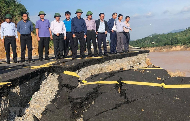 Cần 800 tỷ đồng sửa chữa Quốc lộ, đường sắt bị hư hỏng do bão, lũ ảnh 1