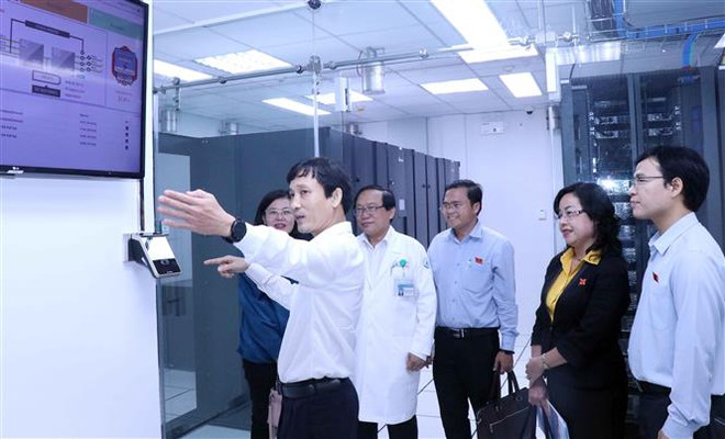 Cần có chính sách thu hút nhân lực công nghệ thông tin tại bệnh viện ảnh 3