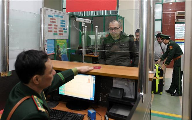 Cục Quản lý xuất nhập cảnh phản hồi thông tin về cấp thị thực điện tử ảnh 1