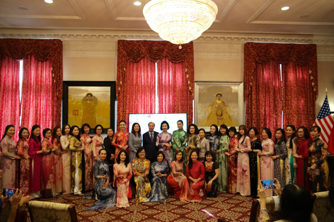 Phu nhân các đại sứ hưởng ứng nồng nhiệt Ngày hội Áo dài Việt tại Mỹ ảnh 1