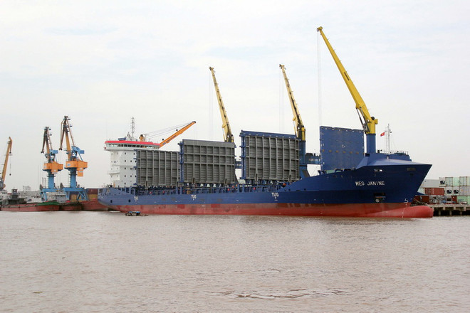 Tàu chở hơn 1.000 container của Hong Kong cập Cảng Hải Phòng ảnh 1