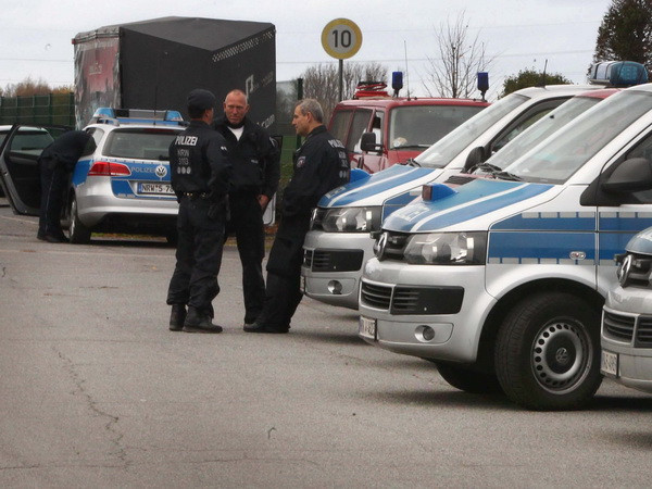 Đức: Người bị bắt mang vũ khí không liên quan khủng bố ở Pháp ảnh 1