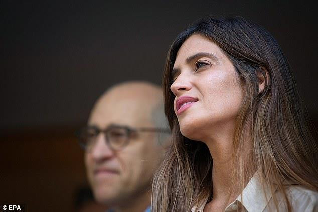 Sara Carbonero bị ung thư buồng trứng. (Nguồn: EPA) Vừa được xuất viện, thủ thành Iker Casillas lại nhận tin dữ từ vợ ảnh 2