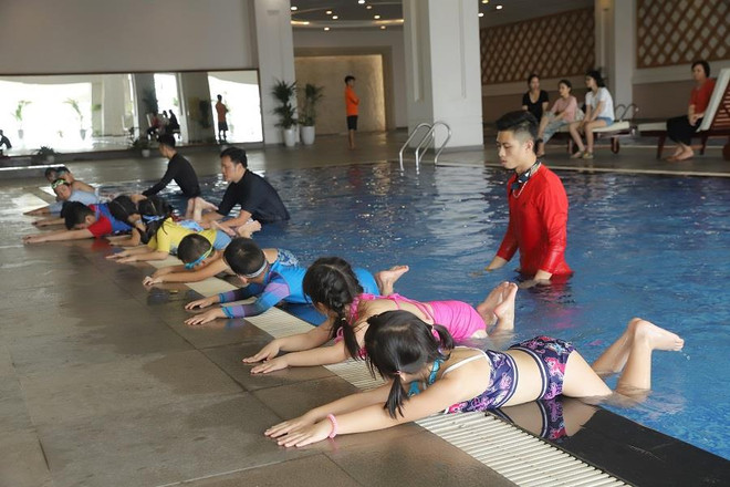 Cư dân nhí trải nghiệm mùa Hè “cực đã” tại bể bơi Vinhomes ảnh 3