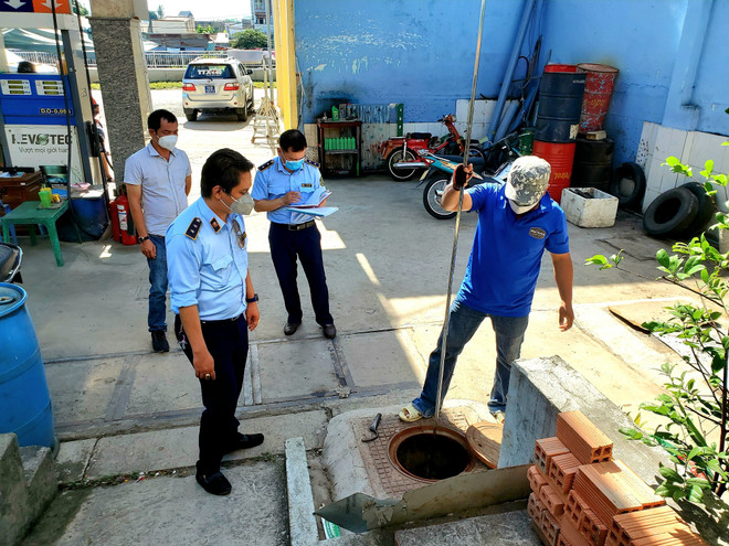 Thành phố Hồ Chí Minh tiến hành tổng kiểm tra các cây xăng dầu ảnh 1