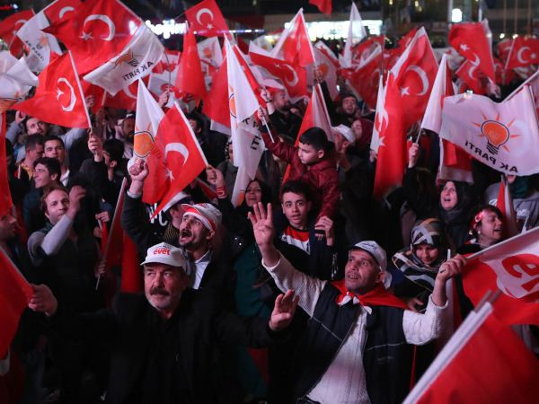 EC kêu gọi Thổ Nhĩ Kỳ tìm kiếm sự đồng thuận quốc gia lớn nhất có thể ảnh 1