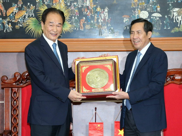 Tân Hoa xã sẵn sàng cung cấp các dịch vụ, sản phẩm với báo Nhân Dân ảnh 2