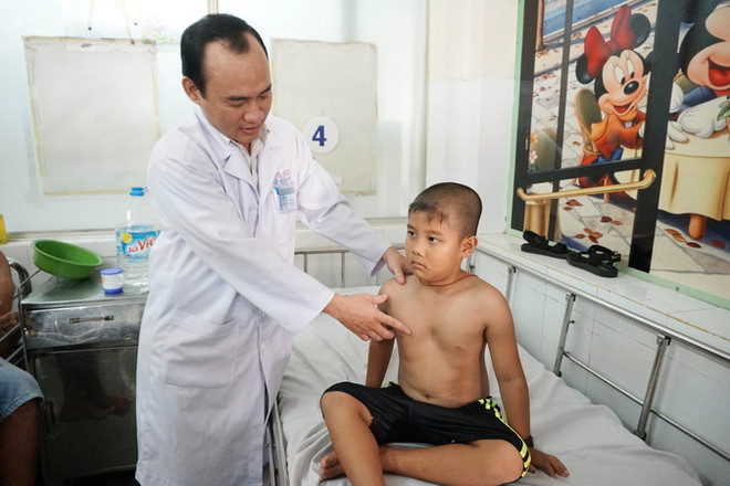 Gia tăng bất thường tình trạng dị tật lõm ngực bẩm sinh ở trẻ em ảnh 1