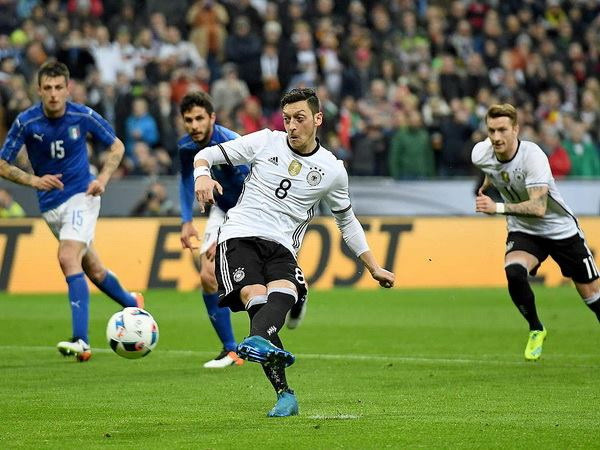 Mesut Oezil trải lòng về Arsenal, tương lai, tuyển Đức, EURO... ảnh 3