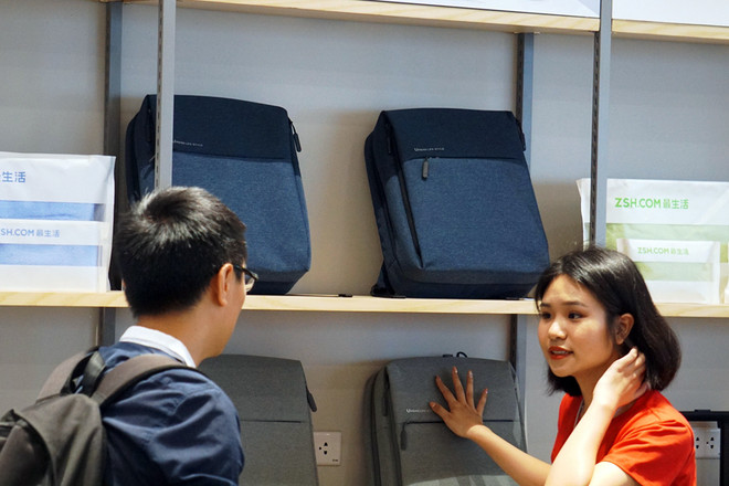 Cận cảnh cửa hàng ủy quyền đầu tiên của Xiaomi tại Hà Nội ảnh 7