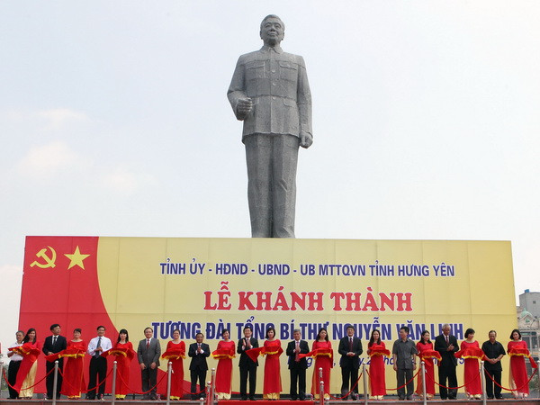 Dâng hương tưởng niệm Tổng Bí thư Nguyễn Văn Linh tại Hưng Yên ảnh 1