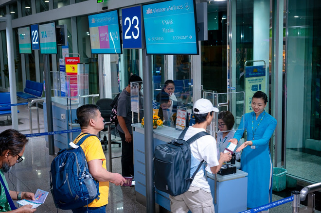 Các đường bay du lịch nội địa trọng điểm đã đầy chỗ gần 50% và dự báo tiếp tục tăng nhanh trong thời gian tới. (Ảnh: PV/Vietnam+) anh vna.jpg