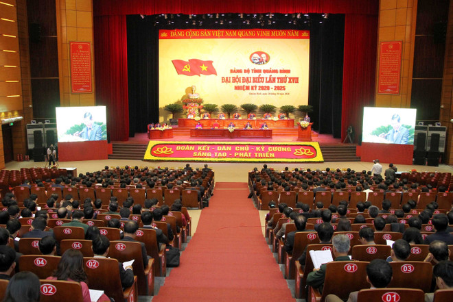 Khai mạc trọng thể Đại hội Đảng bộ tỉnh Quảng Bình lần thứ XVII ảnh 1