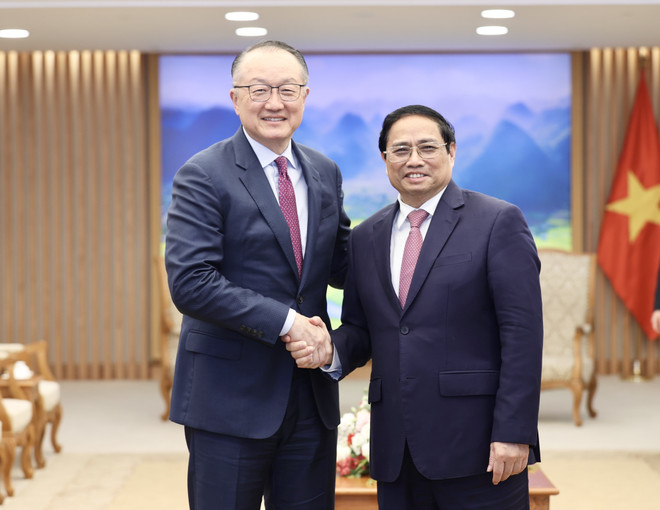 Thủ tướng Phạm Minh Chính tiếp ông Jim Yong Kim, cựu Chủ tịch Ngân hàng Thế giới (WB). (Ảnh: Dương Giang/TTXVN) Thủ tướng tiếp Phó Chủ tịch Quỹ Đối tác cơ sở hạ tầng toàn cầu ảnh 1