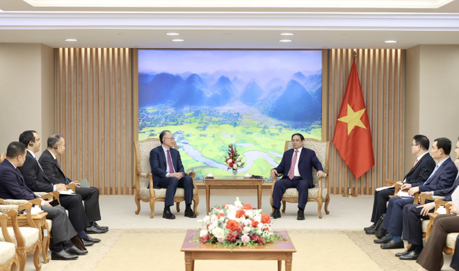 Thủ tướng Phạm Minh Chính tiếp ông Jim Yong Kim. (Ảnh: Dương Giang/TTXVN) Thủ tướng tiếp Phó Chủ tịch Quỹ Đối tác cơ sở hạ tầng toàn cầu ảnh 2