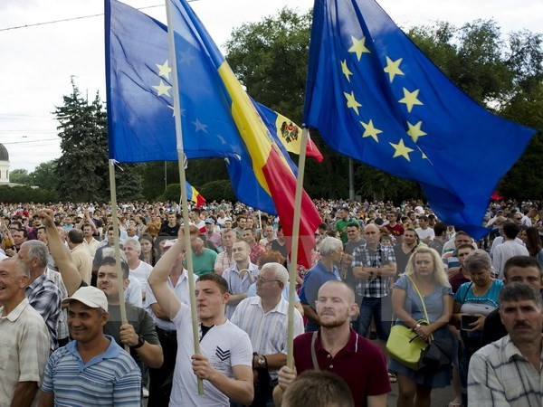 Hàng nghìn người Moldova biểu tình phản đối chính phủ ảnh 1