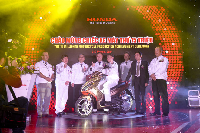 Honda Việt Nam chào mừng chiếc xe máy thứ 15 triệu ảnh 2
