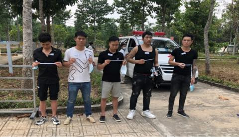 Khởi tố các đối tượng tổ chức cho 11 người nước ngoài ở VN trái phép ảnh 1